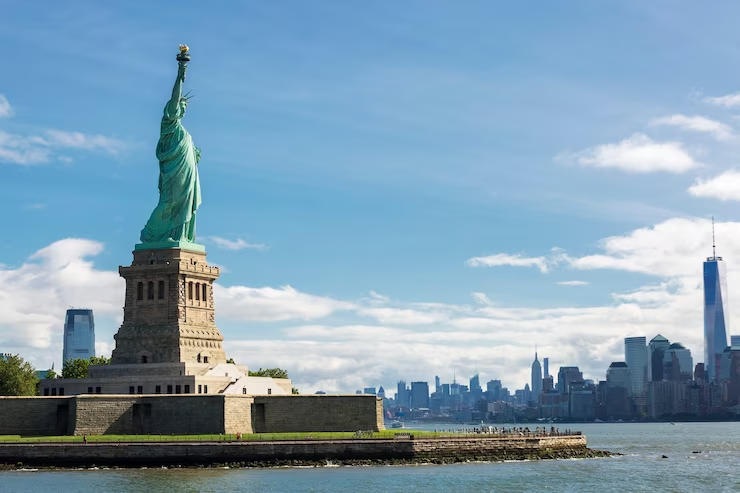 Ver a Estátua da Liberdade de pertinho é uma das vantagens de morar em Nova York 