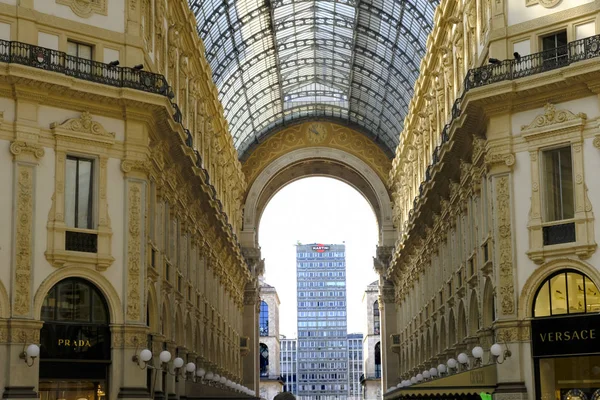 A Galeria Vittorio Emanuele II é um dos pontos turísticos de Milão que mais atrai visitantes / Foto: kateafter