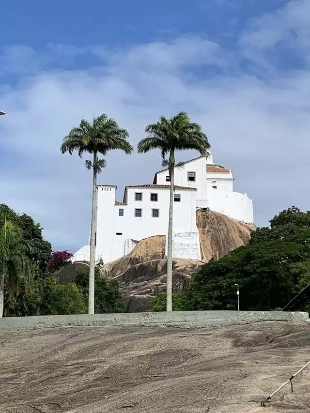 Convento da Penha: Um Símbolo de Fé, História e Beleza em Vila Velha