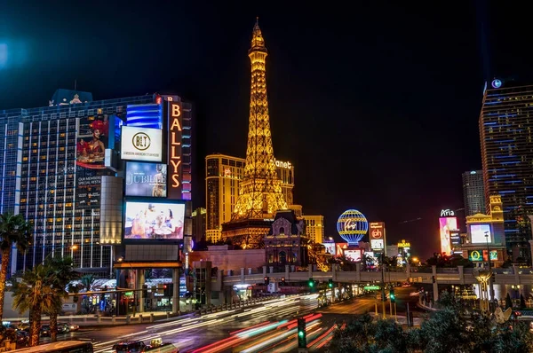 Las Vegas é uma ótima opção para quem deseja curtir a noite nos Estados Unidos / Foto: Mathias Berlin