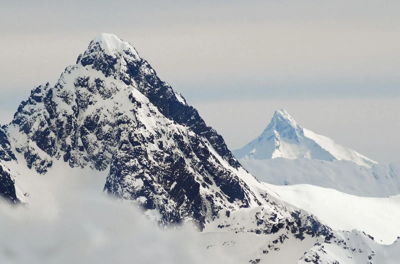 Bariloche na Argentina: Descubra o Encanto e Aventura na Neve em 2024 7 Photo Of Snow Capped Mountains