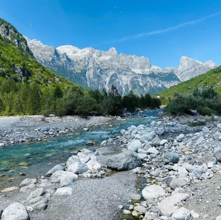 Alpes Albaneses: A Jornada Pelas Montanhas da Albânia