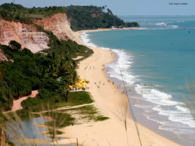 Veja As 10 Praias Imperdíveis para Conhecer em Porto Seguro na Bahia