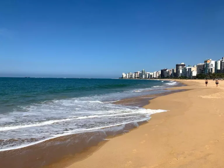 Everything about Praia da Costa in Vila Velha: