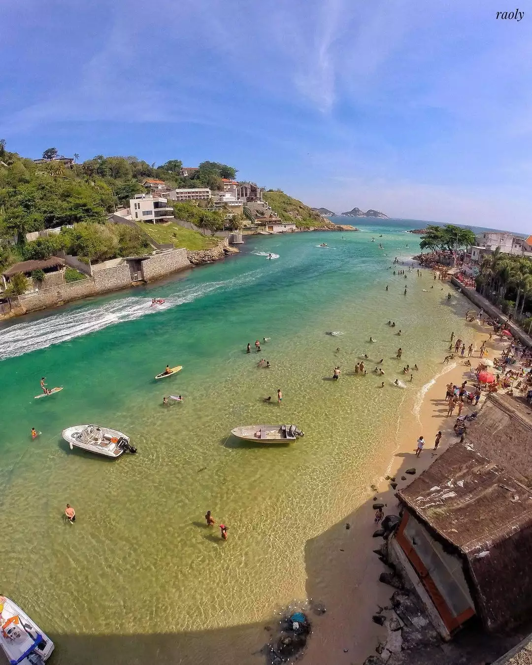 Descubra a Encantadora Praia dos Amores na Barra da Tijuca