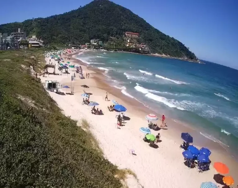 Conheça 7 As Melhores Praias de Bombinhas, Santa Catarina