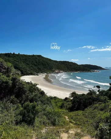 Trilha e Praia do Sissial