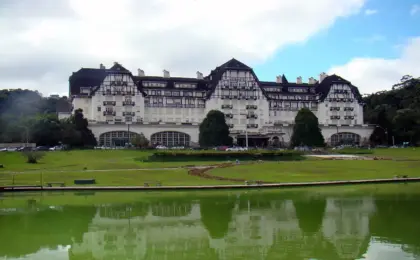 Palácio Quitandinha: O Encanto de Petrópolis 7 Palácio Quitandinha