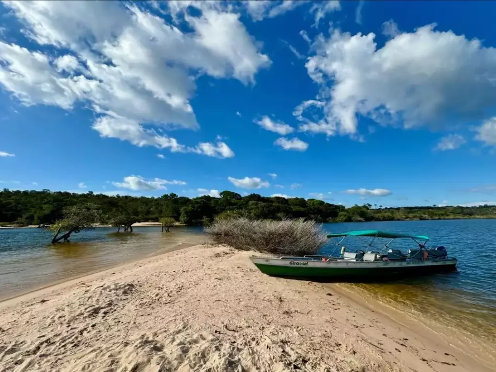 Praia da Ilha do Amor em Alter do Chão