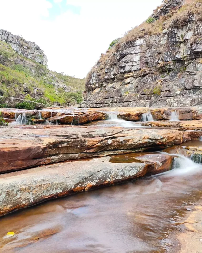 7 cidades de Minas Gerais para visitar que são o paraíso em cachoeiras