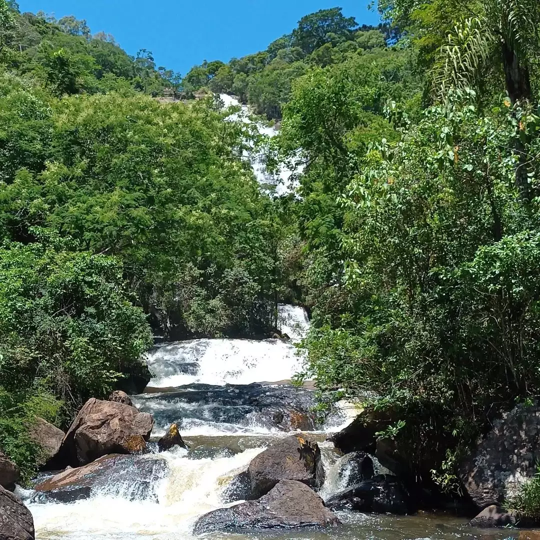 Cachoeira dos Pretos em Joanópolis com queda d’água de 154 metros na Serra da Mantiqueira