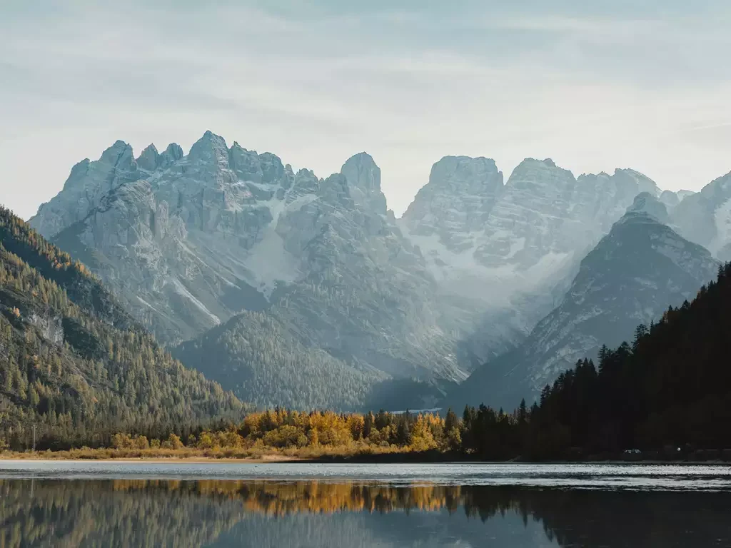 Lago di Braies e Val di Funes nas Dolomitas