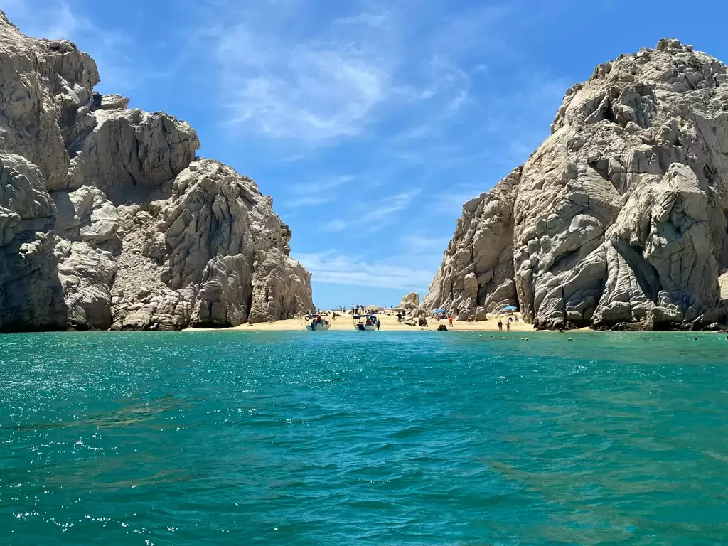 Lovers Beach em Cabo San Lucas Foto de Shahrzad Kosari na Unsplash