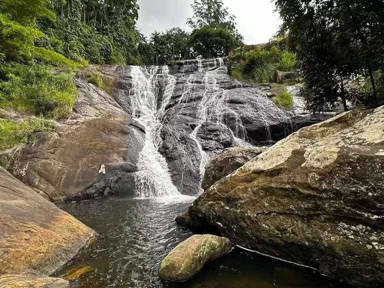 Cachoeira Baixo Mundo Novo em Rio Novo do Sul