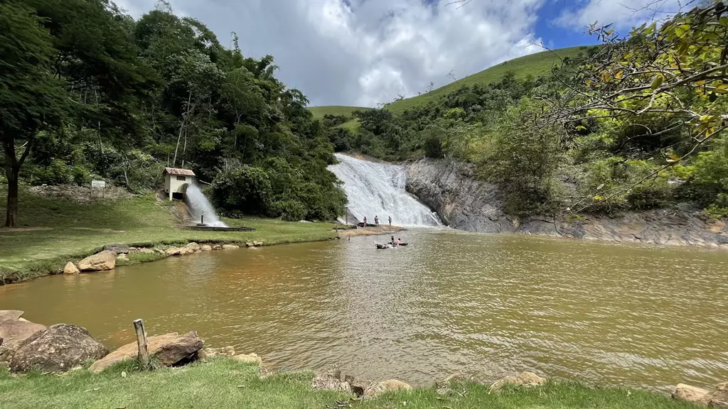 Cachoeira Rio do Meio