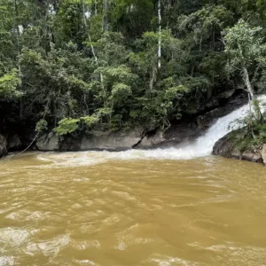 Cachoeira do Bravin Refúgio Perfeito em Guarapari