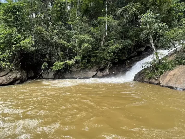 Cachoeira do Bravin Refúgio Perfeito em Guarapari