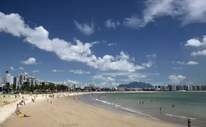 Top 10 Melhores Praias Capixabas – Tour no Litoral do Espirito Santo 9 Vitória, ES, Brasil Praia de Camburi