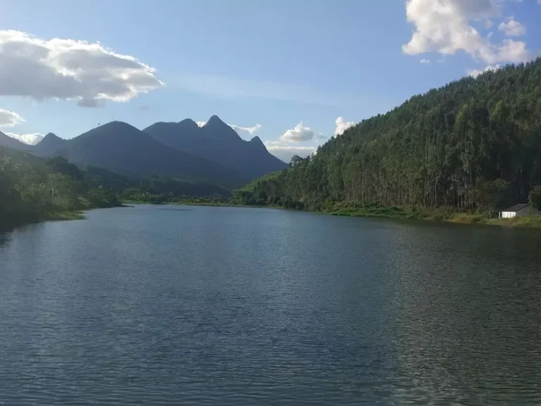 Deck na Barragem Liberdade, construída na cidade de Marilândia