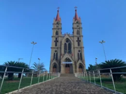 Igreja Nossa Senhora Medianeira de Todas as Graças, em Itaguaçu