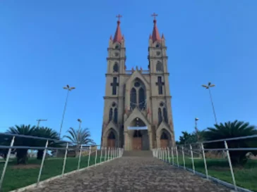 Igreja Nossa Senhora Medianeira de Todas as Graças, em Itaguaçu