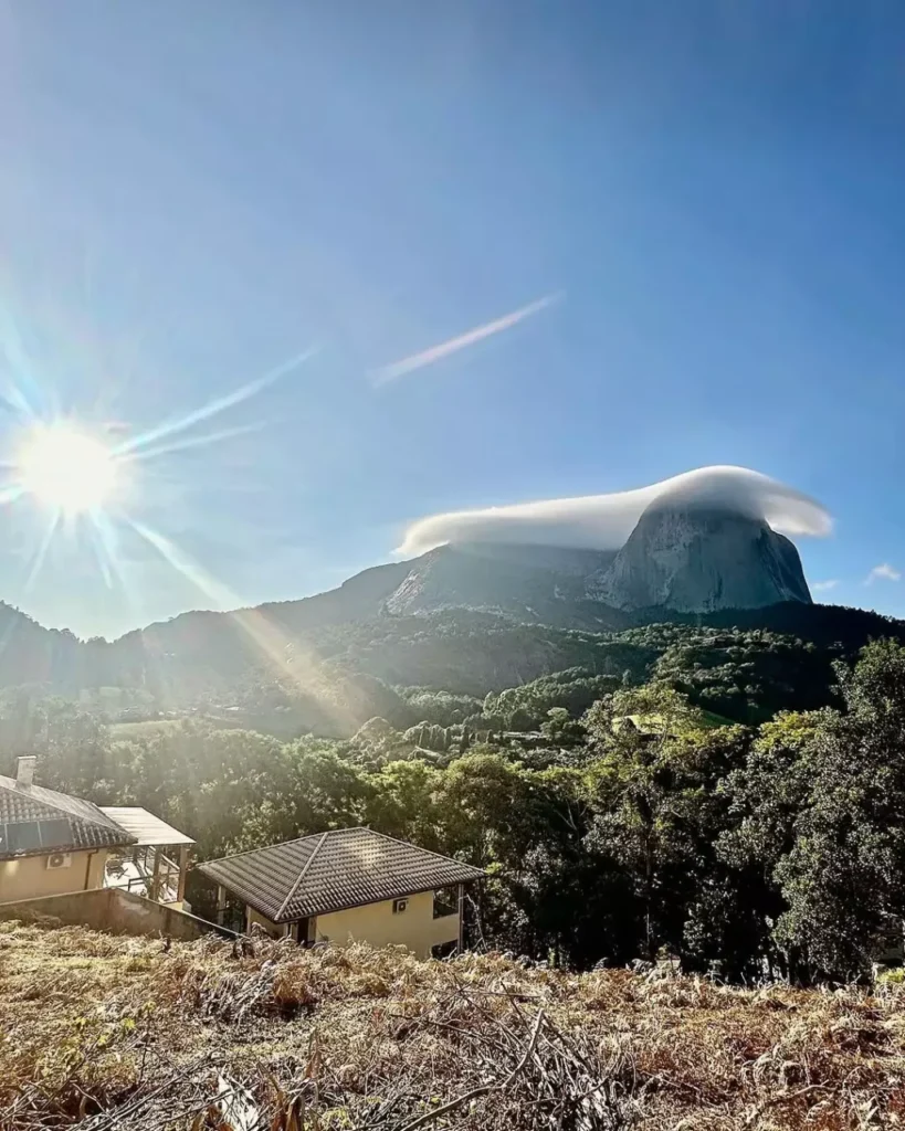 Imagens da Nuvem pendurada em Pedra Azul