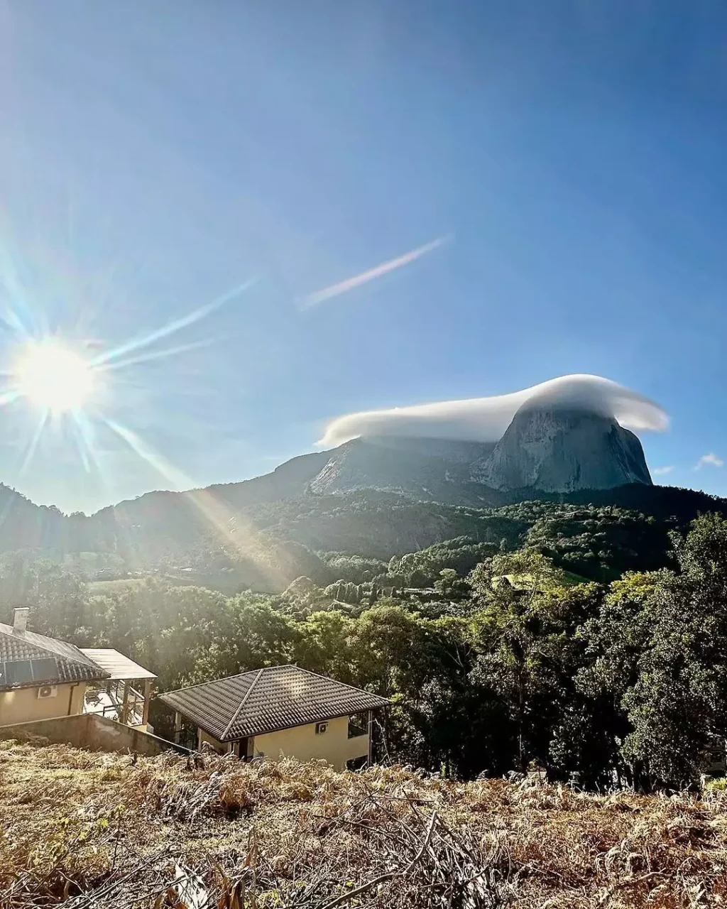 Imagens da Nuvem pendurada em Pedra Azul