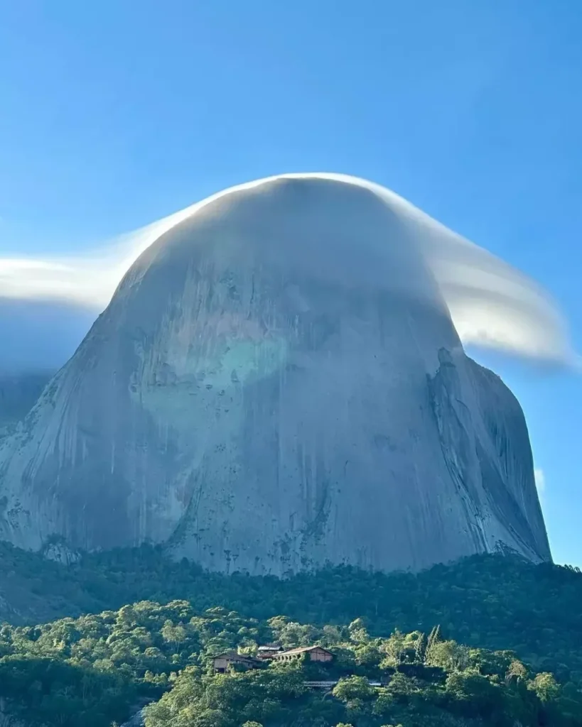 Imagens da Nuvem pendurada em Pedra Azul