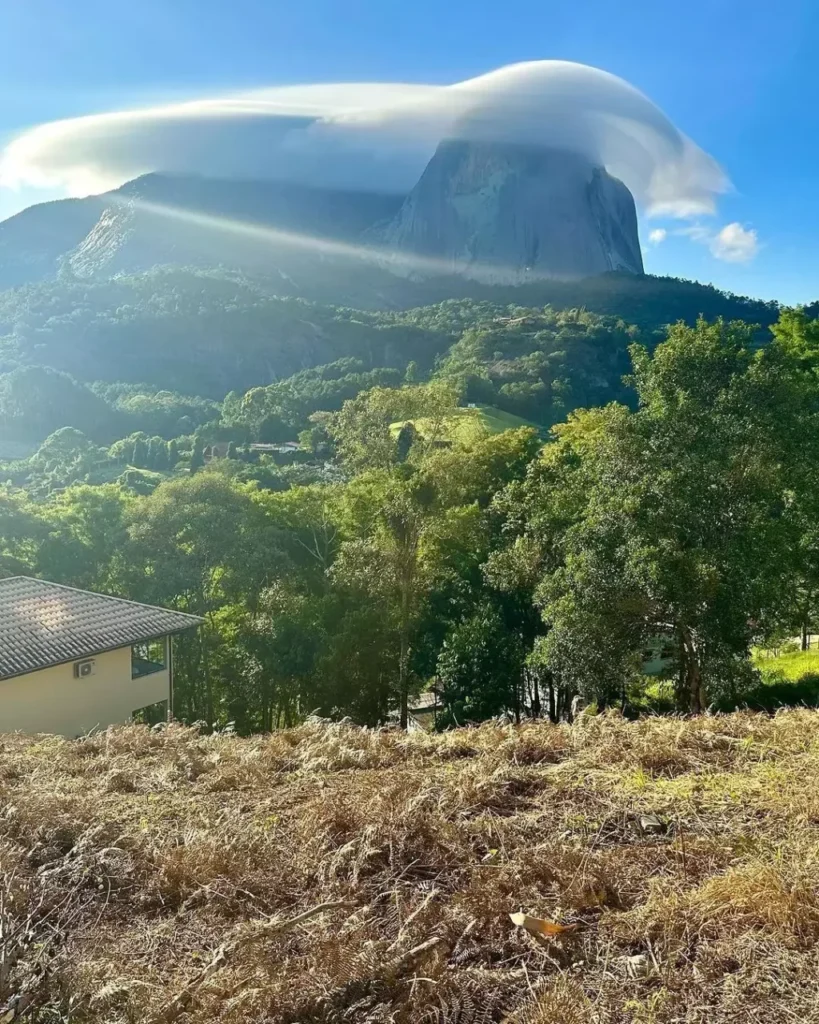 Imagens da Nuvem pendurada em Pedra Azul