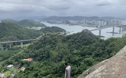 Justiça determina parada da obra e reabertura do Morro do Moreno, ES. 7 Morro do Moreno em Vila Velha