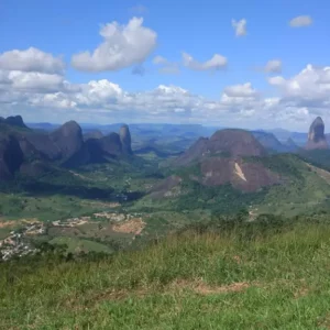 Pedra Agulha em Pancas,