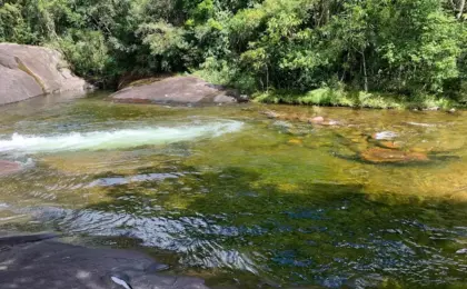 Pedra Roxa (Ibitirama)