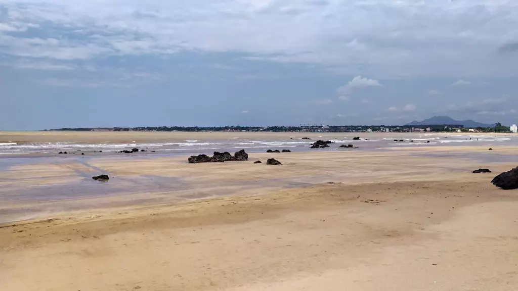 Praia Grande, um paraíso natural em Fundão, Espírito Santo.