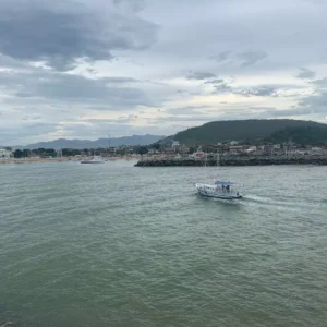 Praia de Itaipava em Itapemirim, ES