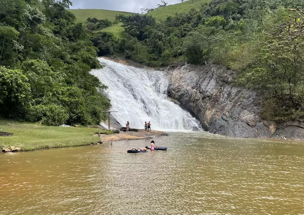 Cachoeira Rio do Meio