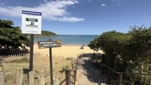 praia da bacutia, guarapari