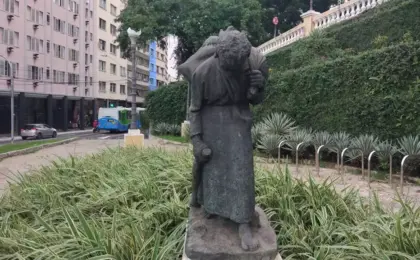 A Pietà do Lixo – Dona Domingas