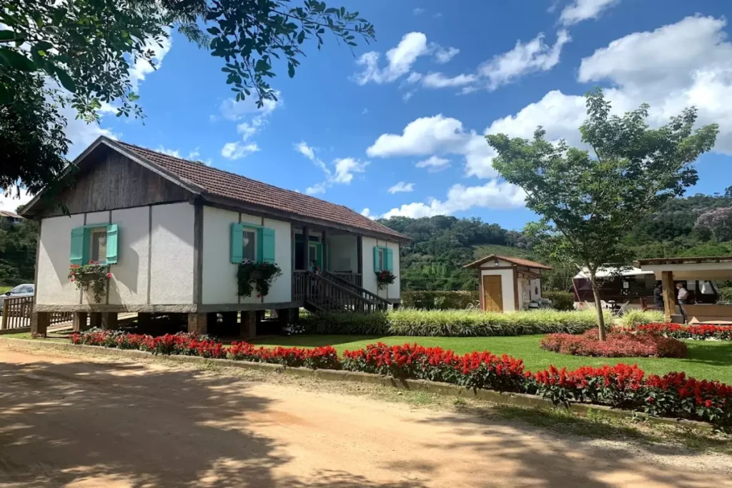 Região de Pedra Azul e o Quadrado São Paulino