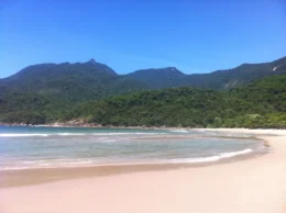 Praia Martim de Sá em Caraguatatuba