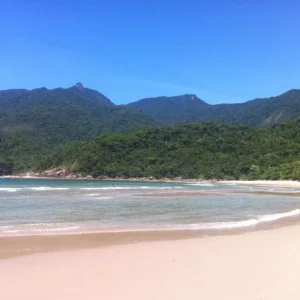 Praia Martim de Sá em Caraguatatuba