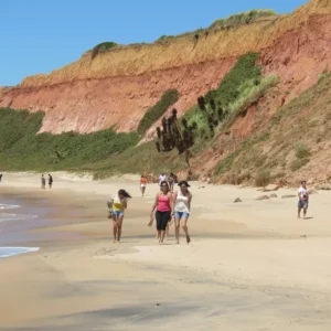 Praia de Caculucas Um Refúgio Tranquilo em Marataízes, ES