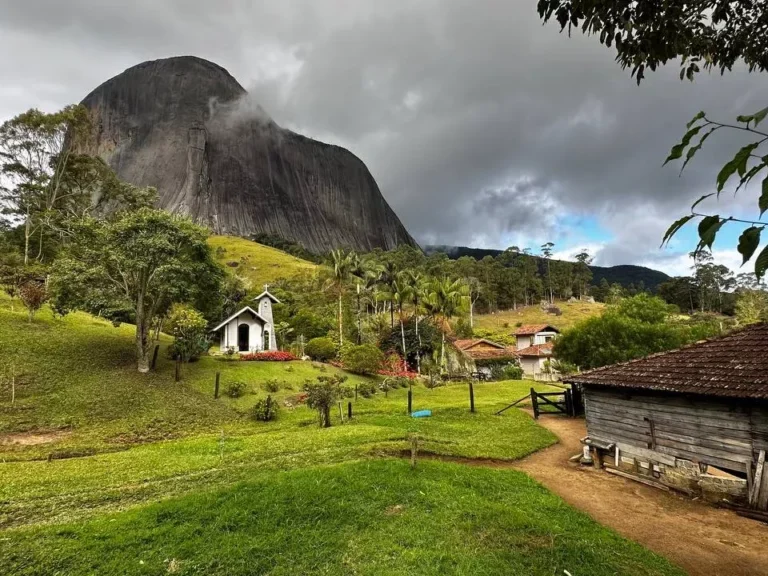 Região de Pedra Azul e o Quadrado São Paulino
