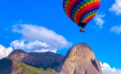 Balões em Pedra Azul: 1º Festival de Balonismo com voos temáticos 13 Balões em Pedra Azul Balões em Pedra Azul: 1º Festival de Balonismo com voos temáticos