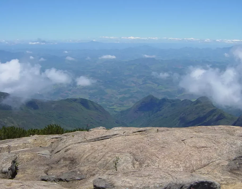 Top 10 Montanhas Mais Altas do Espírito Santo Que Vão Te Fazer Subir Até o Céu! 16 Pico do Cristal