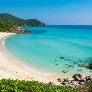 As 5 praias mais azuis do Brasil que você precisa visitar um dia