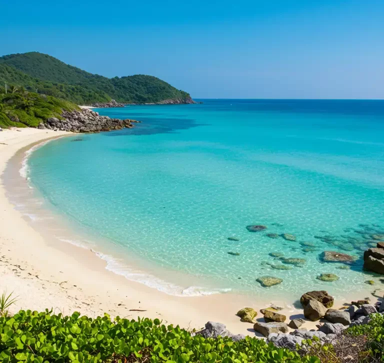As 5 praias mais azuis do Brasil que você precisa visitar um dia
