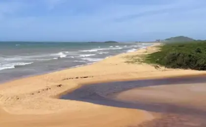 Praia de Setiba Seu Refúgio em Guarapari