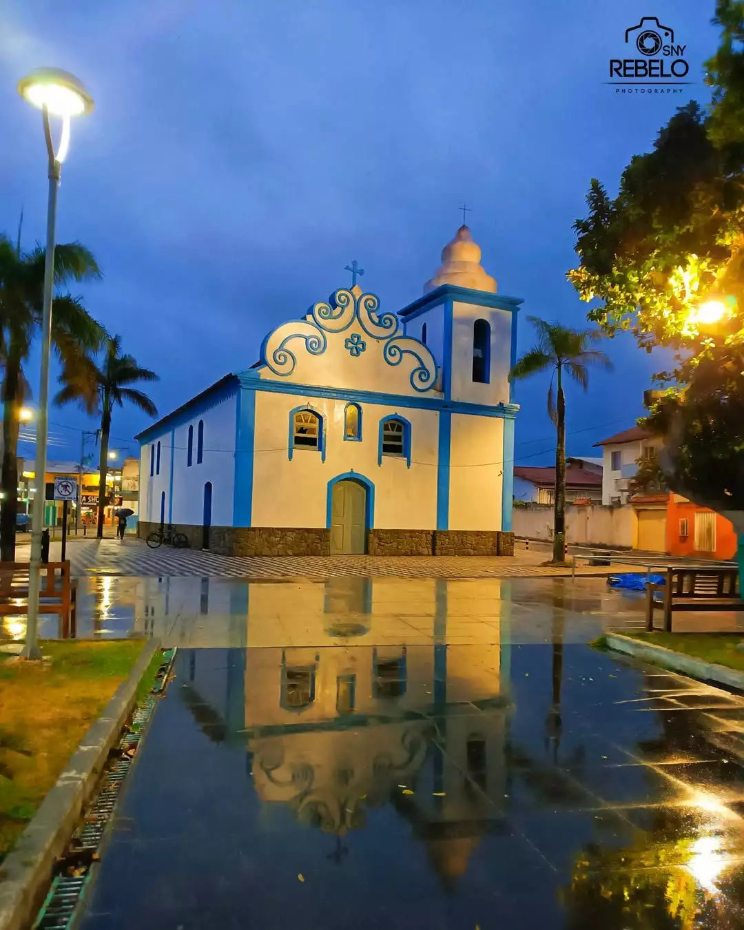 Praia e orla de Conceição da Barra no litoral norte capixaba