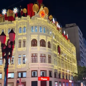 70 Mil Lotam Natal do Palácio Avenida em Curitiba!