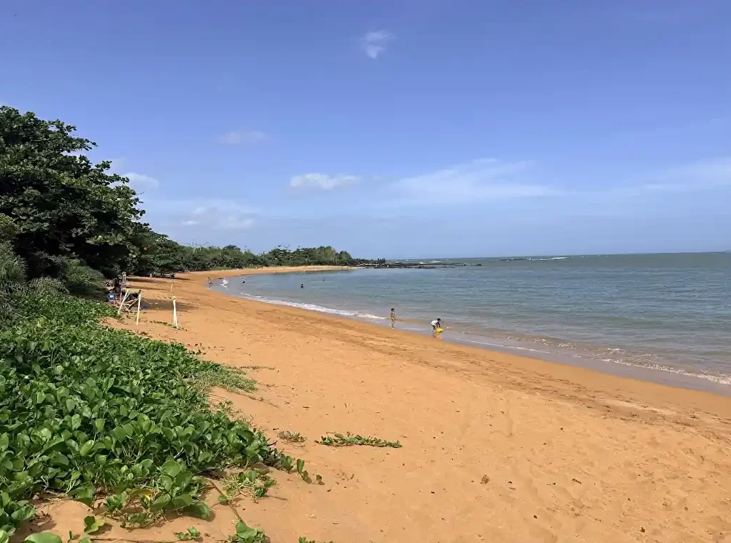 As 10 Melhores Praias do Espírito Santo para Curtir o Verão 2026